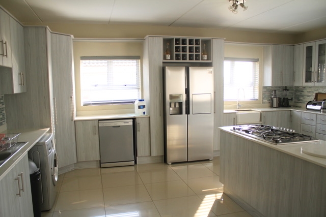 5 Bedroom Property for Sale in Nahoon Valley Park Eastern Cape
